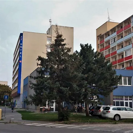Kuto Apartman דירה